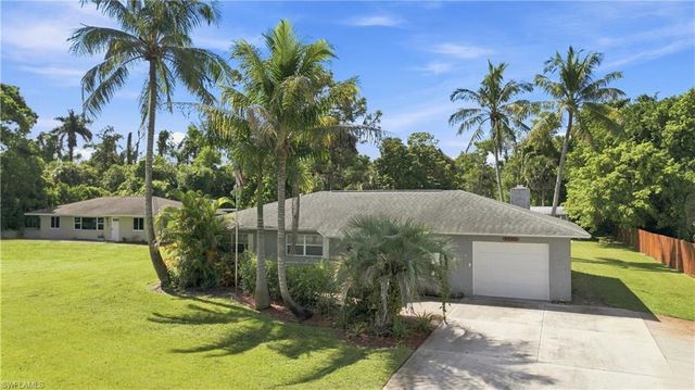 5290 Cypress LN, Naples, FL 34113