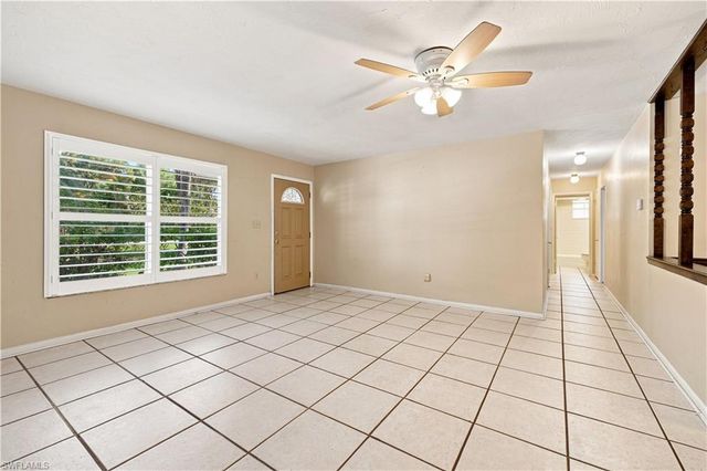 5290 Cypress LN, Naples, FL 34113