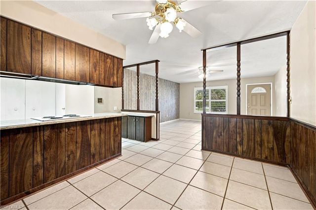 5290 Cypress LN, Naples, FL 34113