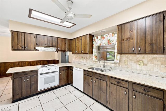 5290 Cypress LN, Naples, FL 34113
