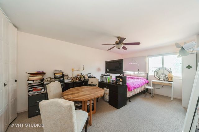 412 Bluebird Lane 412, Deerfield, IL 60015