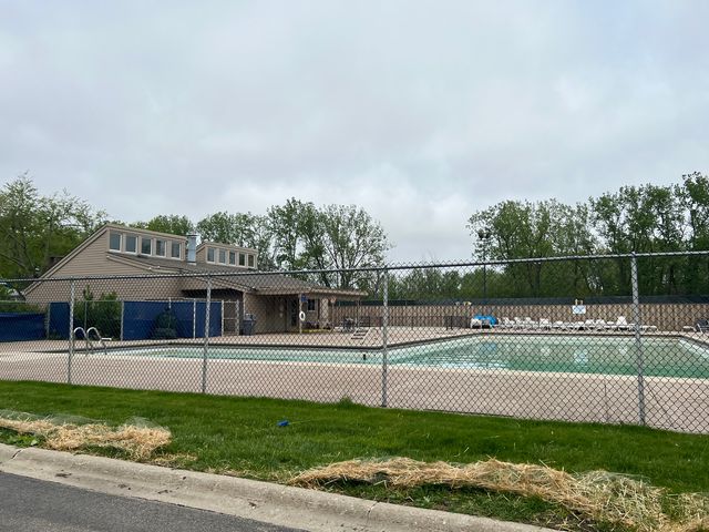 412 Bluebird Lane 412, Deerfield, IL 60015