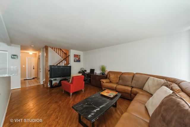 412 Bluebird Lane 412, Deerfield, IL 60015