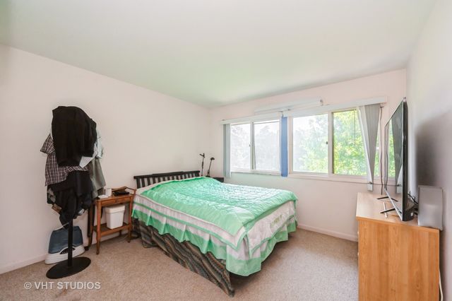 412 Bluebird Lane 412, Deerfield, IL 60015