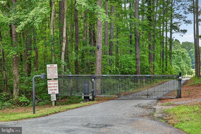 11113 PINEY FOREST DR, Bumpass, VA 23024