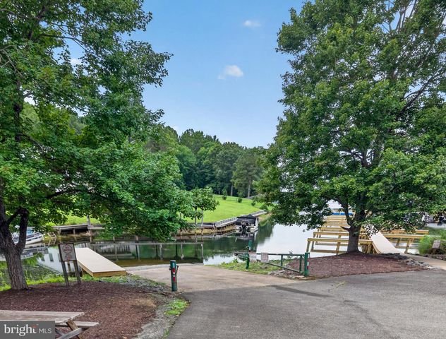 11113 PINEY FOREST DR, Bumpass, VA 23024