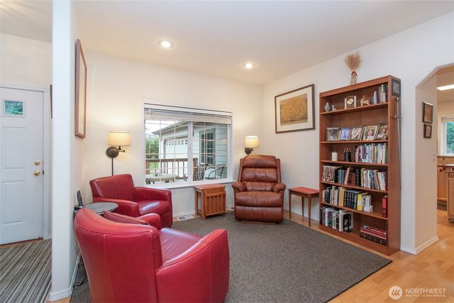 252 Laura Lane, Sequim, WA 98382