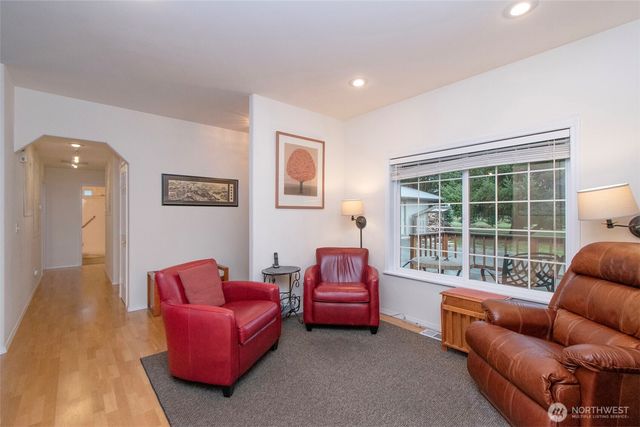 252 Laura Lane, Sequim, WA 98382