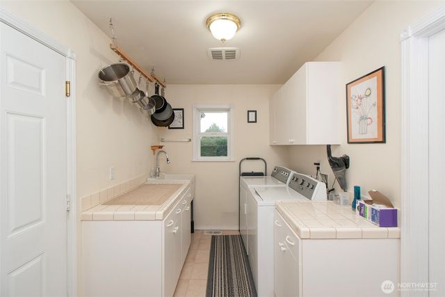 252 Laura Lane, Sequim, WA 98382