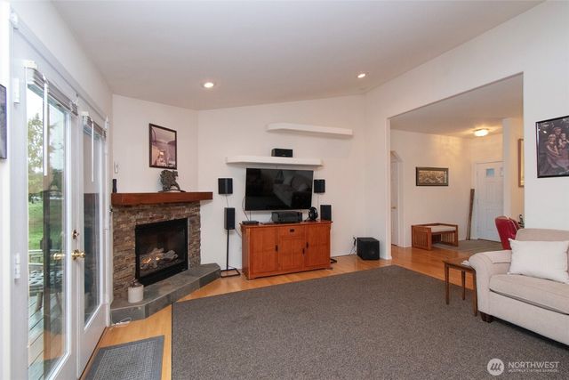 252 Laura Lane, Sequim, WA 98382