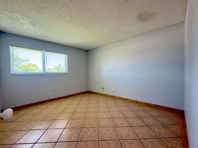 200 Bonnie Boulevard 132, Palm Springs, FL 33461