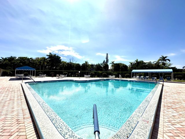 200 Bonnie Boulevard 132, Palm Springs, FL 33461