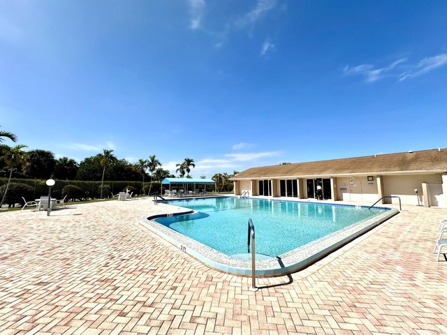 200 Bonnie Boulevard 132, Palm Springs, FL 33461