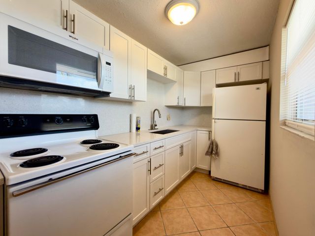 200 Bonnie Boulevard 132, Palm Springs, FL 33461