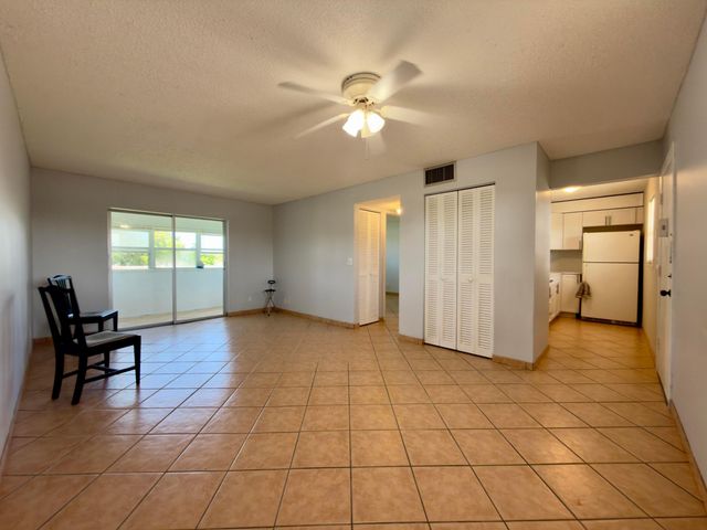 200 Bonnie Boulevard 132, Palm Springs, FL 33461