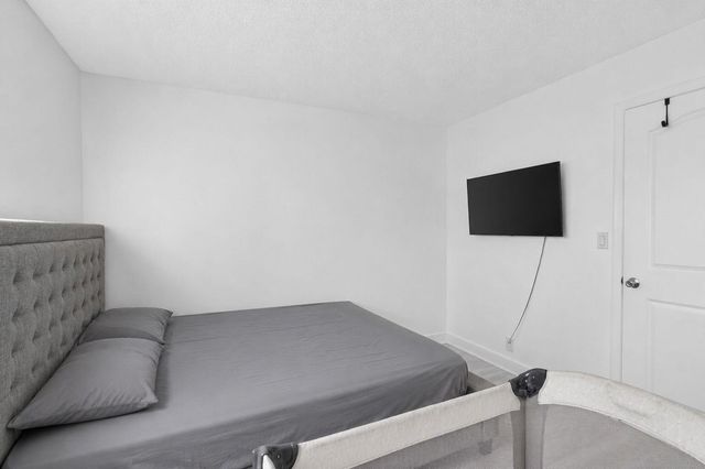 300 Palm Circle W 106, Pembroke Pines, FL 33025