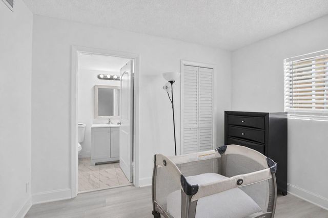 300 Palm Circle W 106, Pembroke Pines, FL 33025
