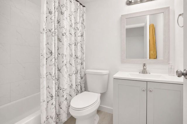 300 Palm Circle W 106, Pembroke Pines, FL 33025