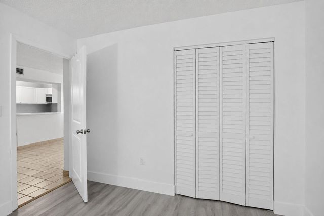 300 Palm Circle W 106, Pembroke Pines, FL 33025
