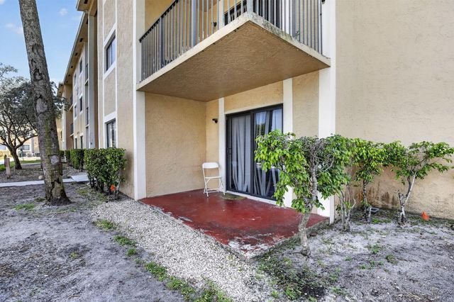 300 Palm Circle W 106, Pembroke Pines, FL 33025