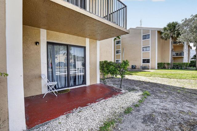 300 Palm Circle W 106, Pembroke Pines, FL 33025