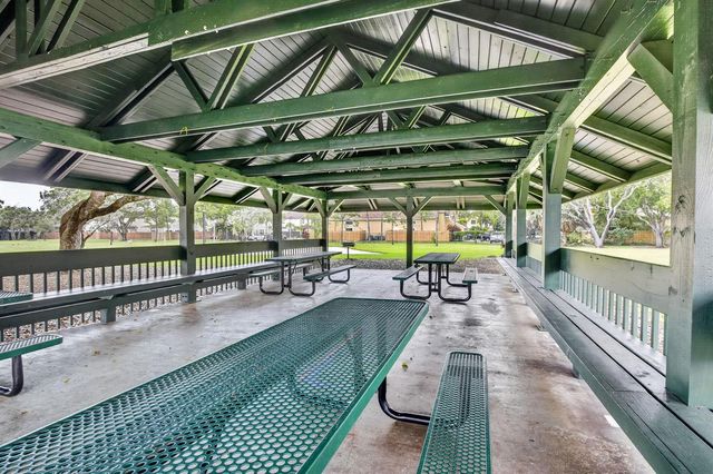 300 Palm Circle W 106, Pembroke Pines, FL 33025