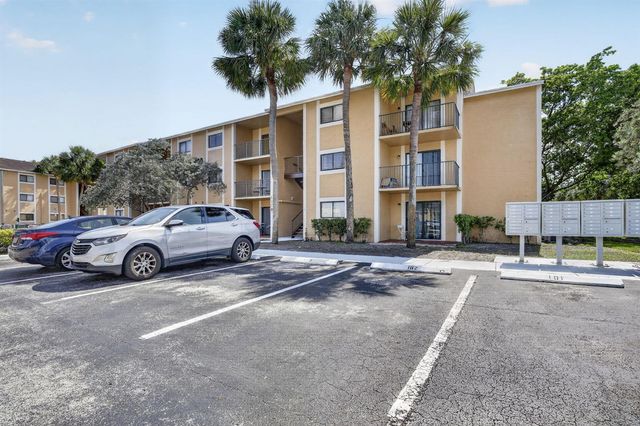 300 Palm Circle W 106, Pembroke Pines, FL 33025