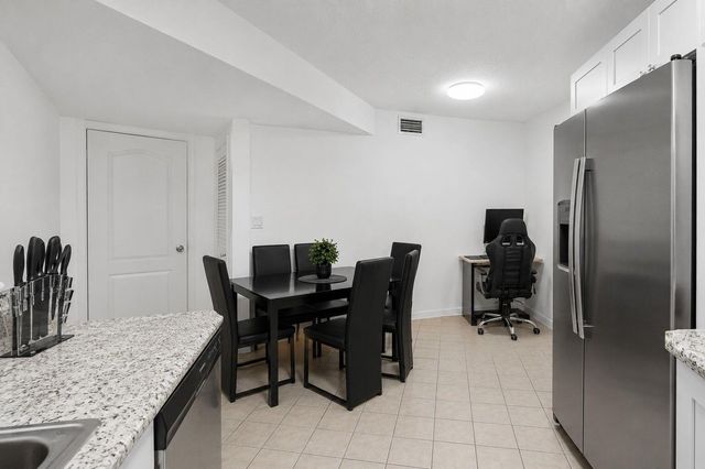 300 Palm Circle W 106, Pembroke Pines, FL 33025