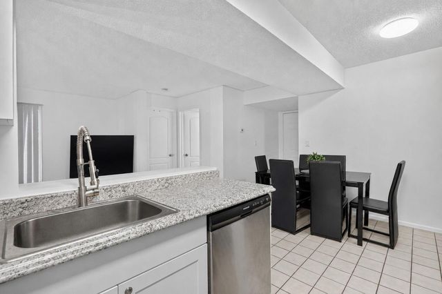 300 Palm Circle W 106, Pembroke Pines, FL 33025