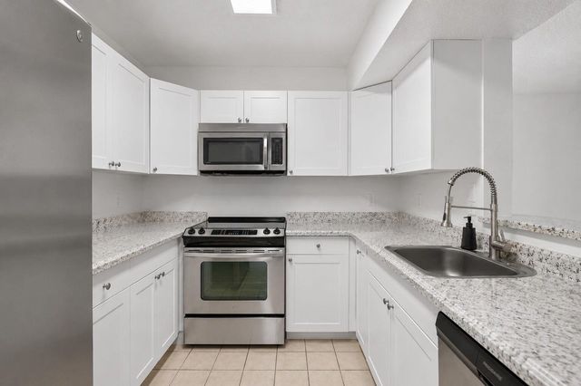 300 Palm Circle W 106, Pembroke Pines, FL 33025