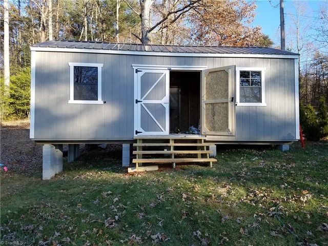 1261 Turkey Ford Road, Mount Airy, NC 27030