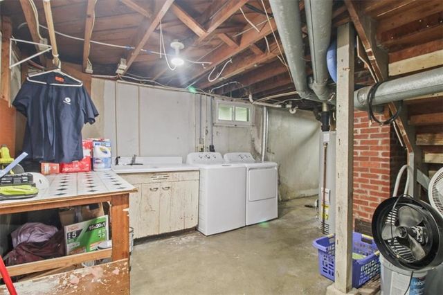 8958 E 55th Street, Raytown, MO 64133