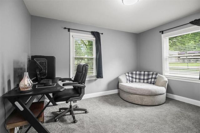 8958 E 55th Street, Raytown, MO 64133