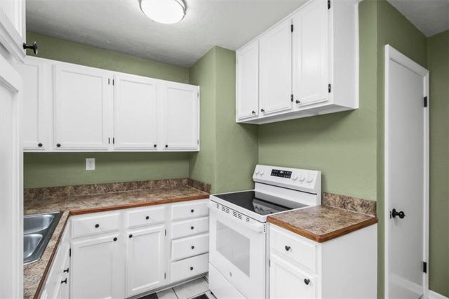 8958 E 55th Street, Raytown, MO 64133