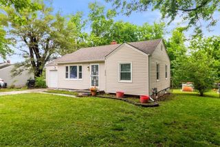 8958 E 55th Street, Raytown, MO 64133