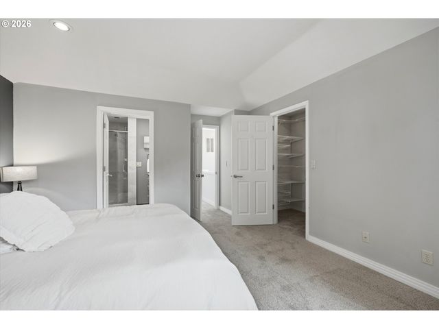 1805 Ne HALSEY St, Portland, OR 97232