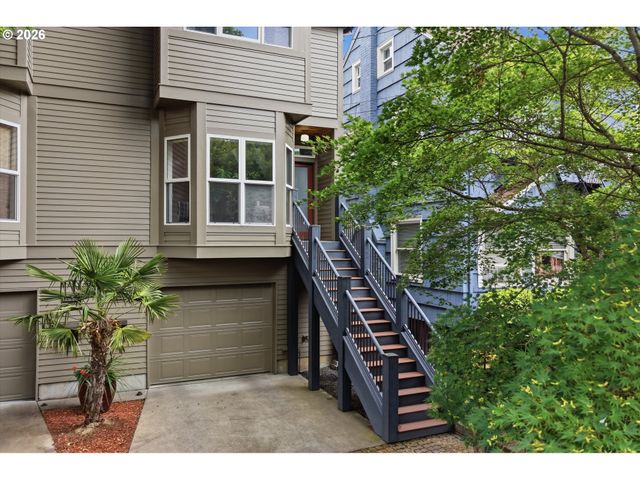 1805 Ne HALSEY St, Portland, OR 97232
