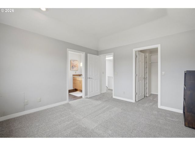 1805 Ne HALSEY St, Portland, OR 97232
