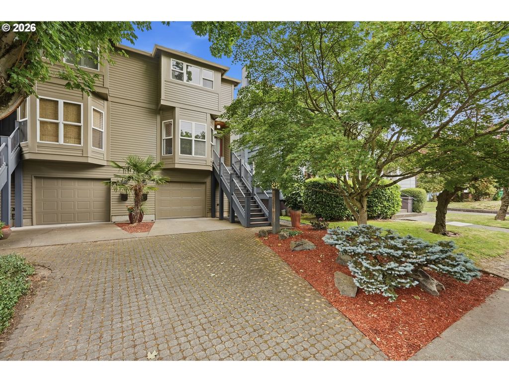 1805 Ne HALSEY St, Portland, OR 97232