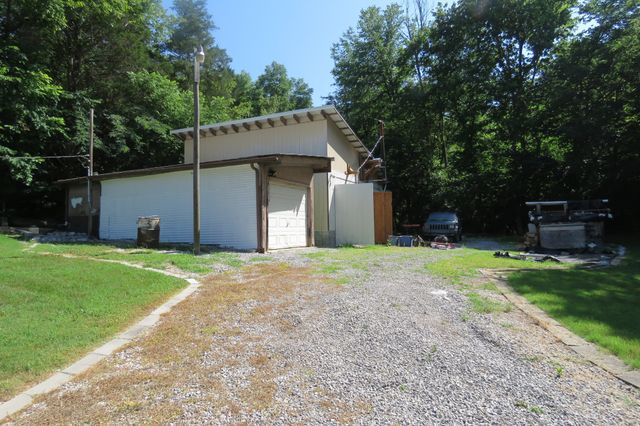 1757 Wet Mill Creek Rd, Celina, TN 38551