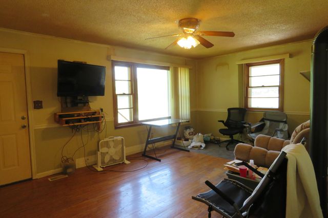 1757 Wet Mill Creek Rd, Celina, TN 38551