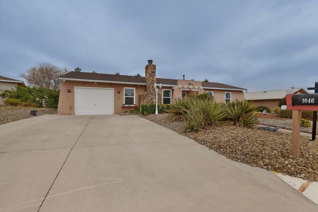 1646 Domain Loop SE, Rio Rancho, NM 87124