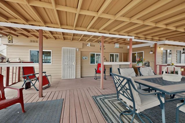 1646 Domain Loop SE, Rio Rancho, NM 87124