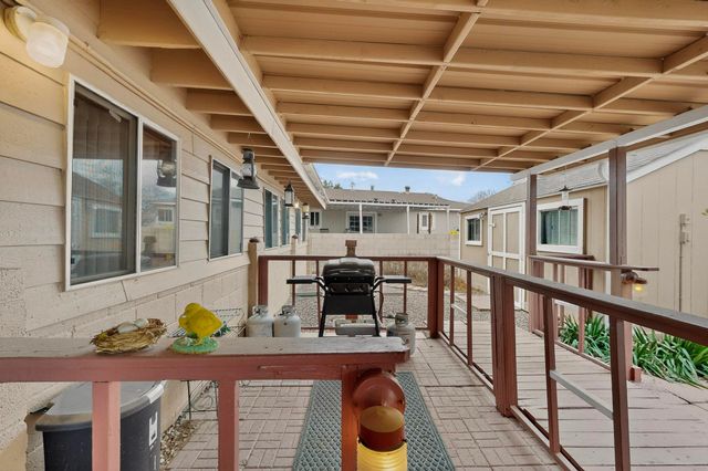 1646 Domain Loop SE, Rio Rancho, NM 87124