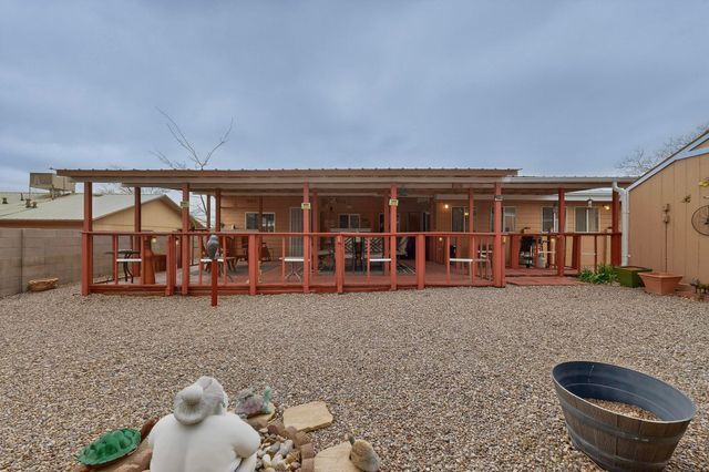 1646 Domain Loop SE, Rio Rancho, NM 87124