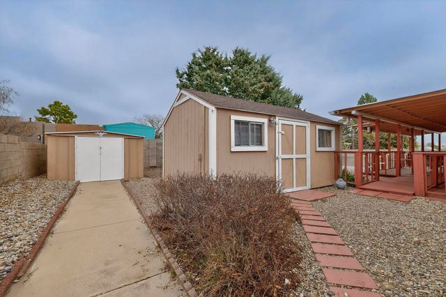 1646 Domain Loop SE, Rio Rancho, NM 87124