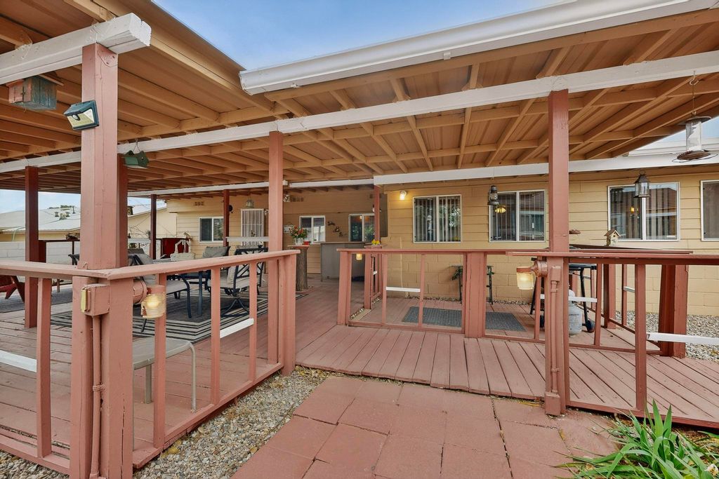 Image 40 of property listing at 1646 Domain Loop SE, Rio Rancho, NM 87124