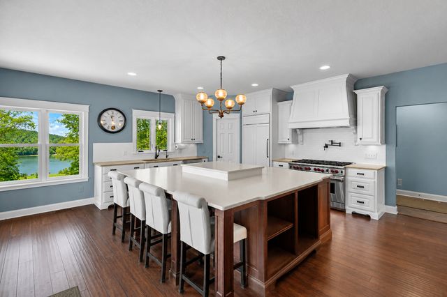3396 Kings Point Road, Excelsior, MN 55331