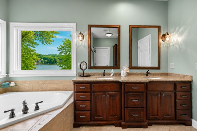 3396 Kings Point Road, Excelsior, MN 55331