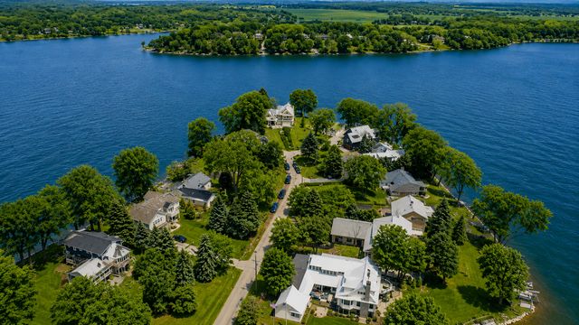 3396 Kings Point Road, Excelsior, MN 55331